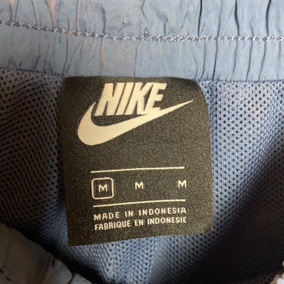 📚Nike Sportswear Icon Clash Women's Woven Pants - Picture 11 of 16